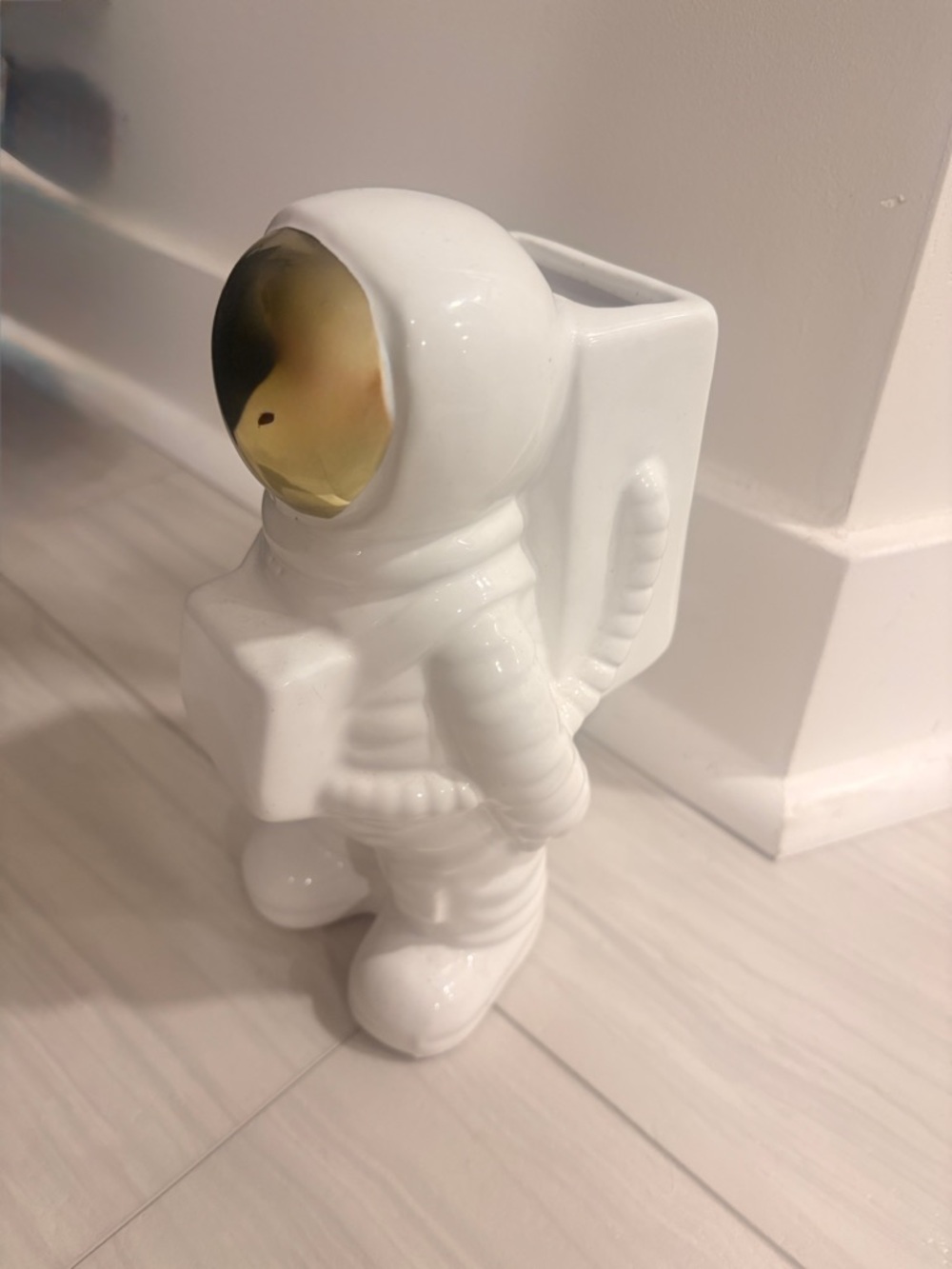 Astronaut vase - Picture 4 of 7